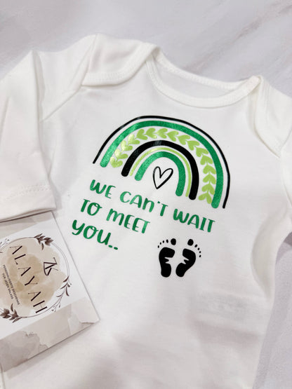 BABYBODY SCHWANGERSCHAFTSANKÜNDIGUNG REGENBOGEN GRÜN